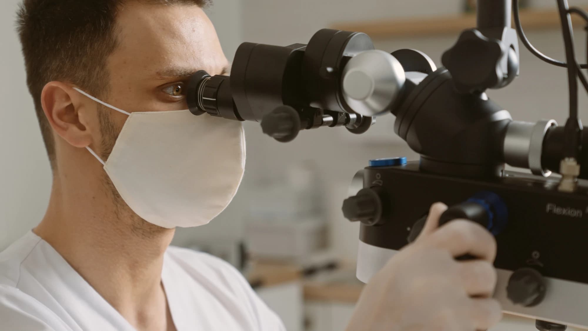 Plánovanie implantácie pomocou 3D CT v ambulancii v Žiline.